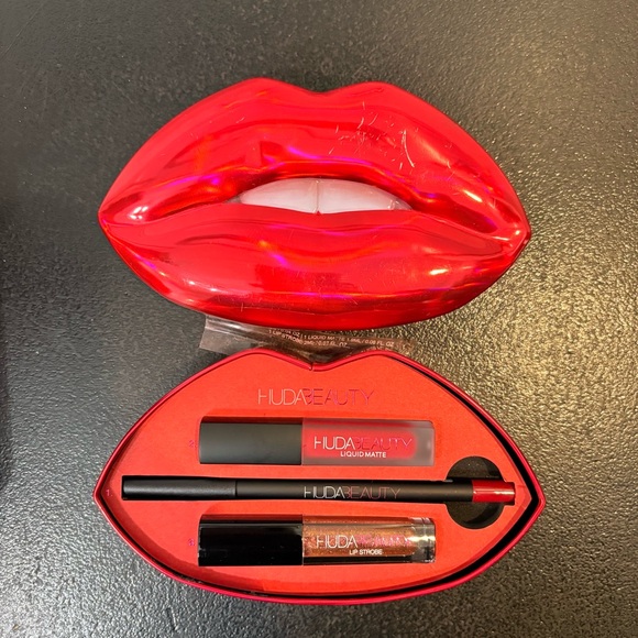 HUDA Beauty Contour & Strobe Lip Set Limited Edition HEARTBREAKER/SHAMELESS - Picture 3 of 5